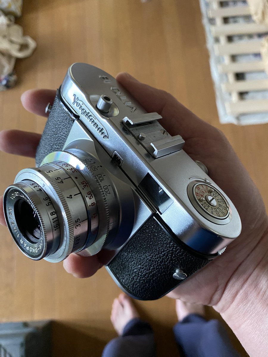 yajitaro's tweet photo. かっこいいカメラ見つけた
1954年製らしい
エモい写真撮れればいいな https://t.co/TH8F714le7