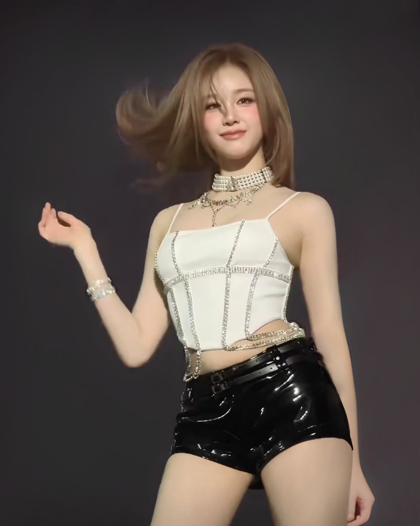 GrN2If3WAAAcZxS (1417×1772)