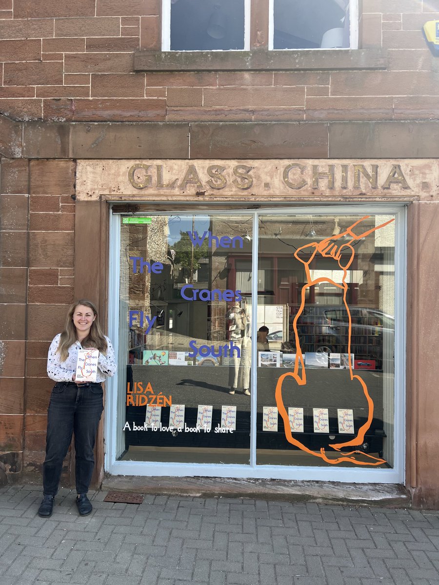 Big love from Vicky for #whenthecranesflysouth, “…it will break your heart, and, at the same time, restore your faith in human kindness.”. This gorgeous window was painted for us by ⁦<a href="/wetheseeds/">WeTheSeeds® Public Arts Placemaking UK</a>⁩ curtesy of ⁦<a href="/TransworldBooks/">Transworld Books</a>⁩ 😁🙏🤩