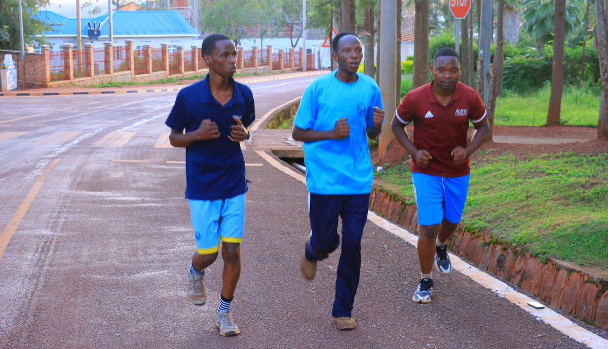 Kirehe District (@kirehedistrict) on Twitter photo Umuyobozi w'Akarere wungirije ushinzwe imibereho myiza <a href="/JanviereMukand4/">Janviere Mukandayisenga</a> yasabye abitabiriye Siporo rusange kumenya uko ubuzima bwabo buhagaze bitabira kwipimisha indwara zitandura, abasaba kuyigira umuco mu buzima bwa buri munsi,abibutsa ko 𝐒𝐢𝐩𝐨𝐫𝐨 = 𝐔𝐛𝐮𝐳𝐢𝐦a Umuyobozi w'Akarere wungirije ushinzwe imibereho myiza <a href="/JanviereMukand4/">Janviere Mukandayisenga</a> yasabye abitabiriye Siporo rusange kumenya uko ubuzima bwabo buhagaze bitabira kwipimisha indwara zitandura, abasaba kuyigira umuco mu buzima bwa buri munsi,abibutsa ko 𝐒𝐢𝐩𝐨𝐫𝐨 = 𝐔𝐛𝐮𝐳𝐢𝐦a
