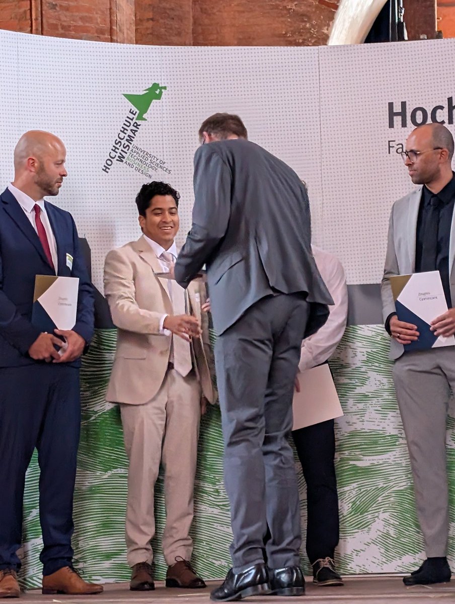 Msequera3's tweet image. Gracias mi Dios por el gran logro de mi hijo Manu