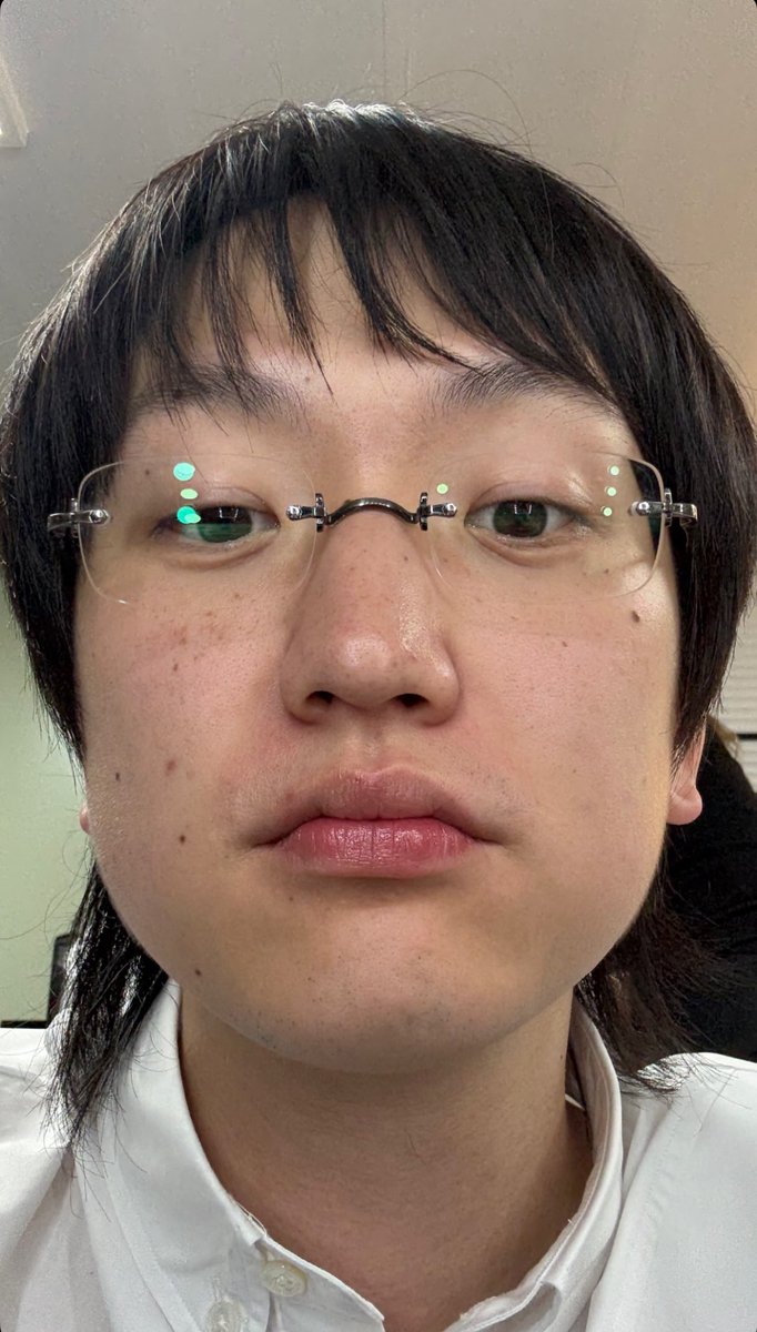 ㅋㅋㅋㅋㅋ아니 이런 갑작스러운 얼빡셀카는
대환영입니다.더주세요더.