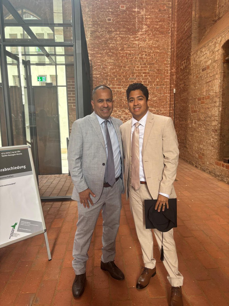 Msequera3's tweet image. Gracias mi Dios muy feliz y orgulloso de mi hijo por su gran logro Te amo mi campeón 🇩🇪🇪🇦🇻🇪🙏🙏🙏