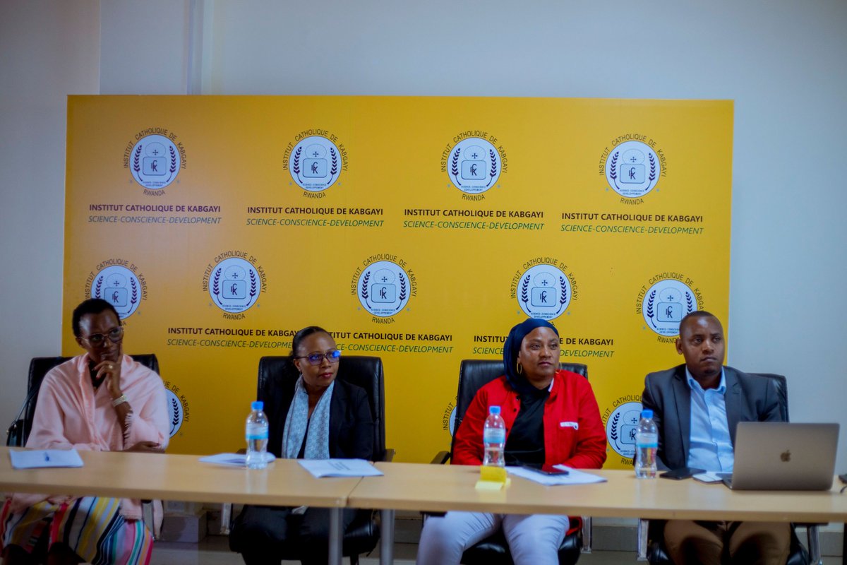 kubwimanaveda's tweet photo. I had the pleasure of engaging with my younger colleagues studying Journalism, Communication, and Public Relations @ICKKabgayi. It was a privilege to share the journey we’ve taken to practice this profession with passion and purpose./1 #RWOX #RwOT #Journalism #commucation https://t.co/lPsDQq3bp5