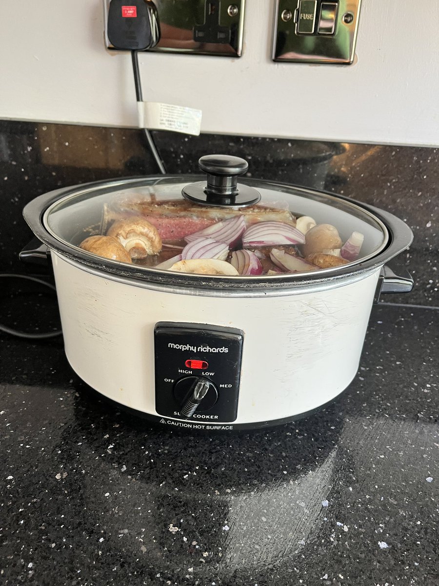 💥 I love a slow cooker recipe. For this receipe we take the flavours of Korea and use them to elevated the beef short rib even further. A winner for all the family - Enjoy! 😊 

🌟💫 Recipe: vm.tiktok.com/ZNdrQCjuK/

#WilkoCooks #Homemade #SundayDinner #FYP #TwitterSupperClub