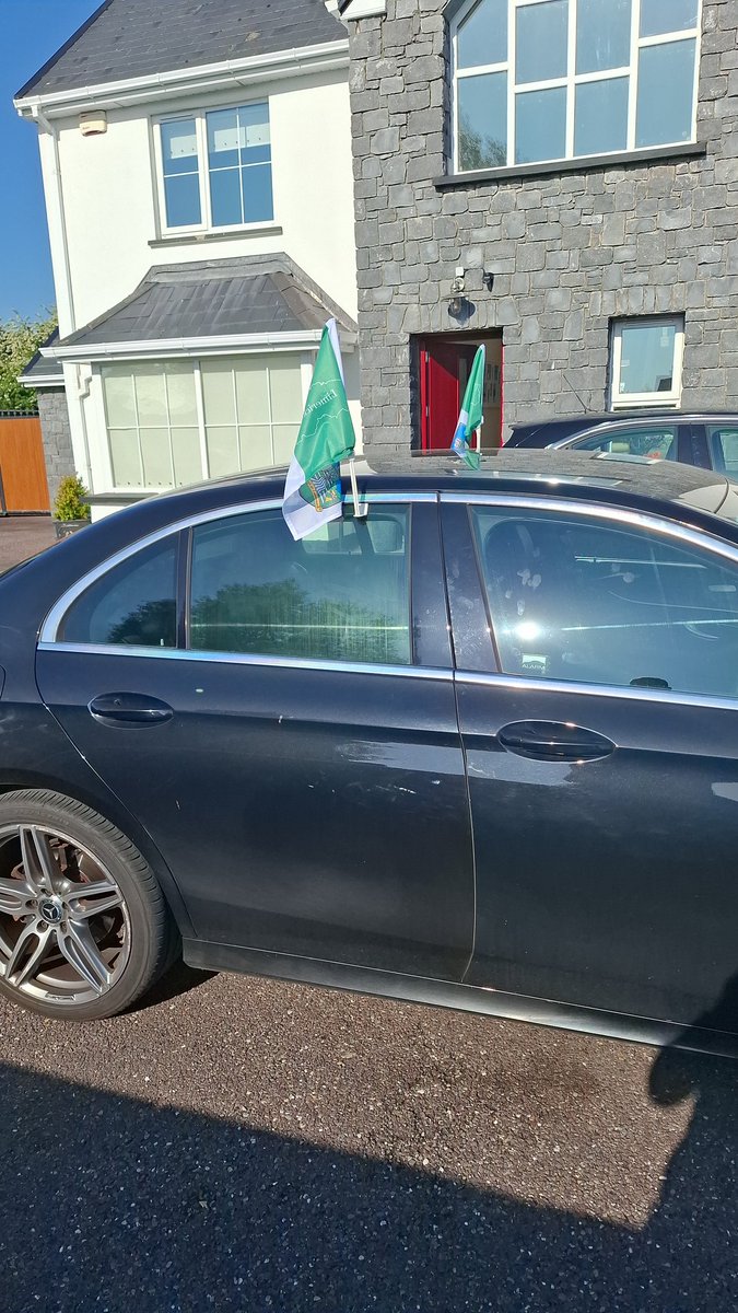 HartnettShane's tweet photo. #limerickvcork ready for the off from Carrigaline. Safe journey to all travelling, enjoy what hopefully will be a great game,( It's on in the Gaelic Grounds now lads not Thomond Park)
😉🤣🤣 https://t.co/hDeZX3UB4m