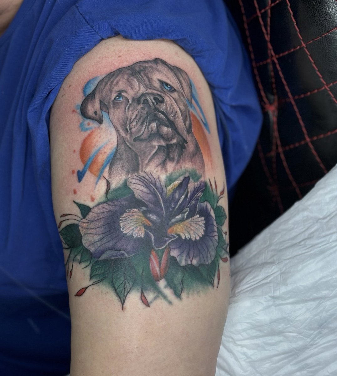 Исправила ооочень старое тату. Теперь моя собака всегда со мной. Негатив воспринимать не буду. Моё тело-моё дело.