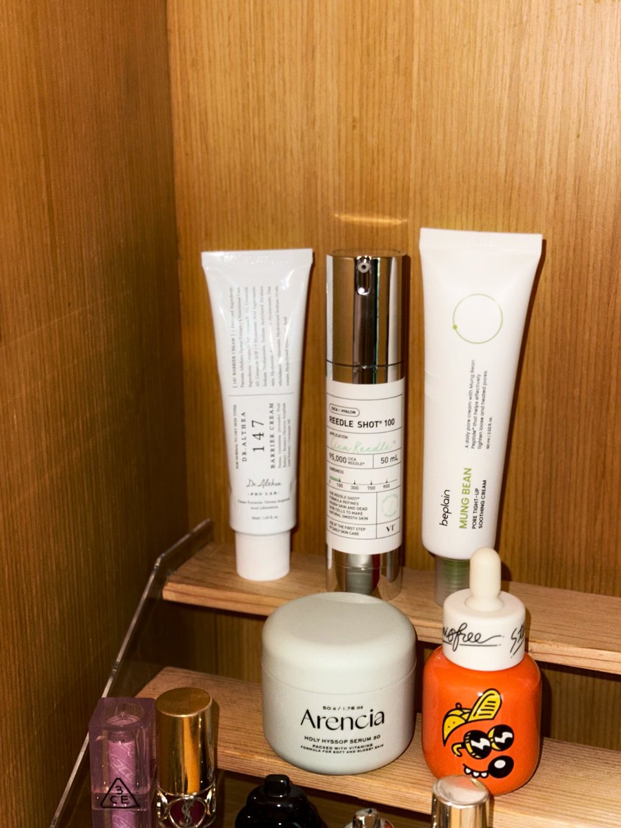 jeeziamay's tweet photo. All my current favourites from my recent korea trip! https://t.co/nem12yprLx