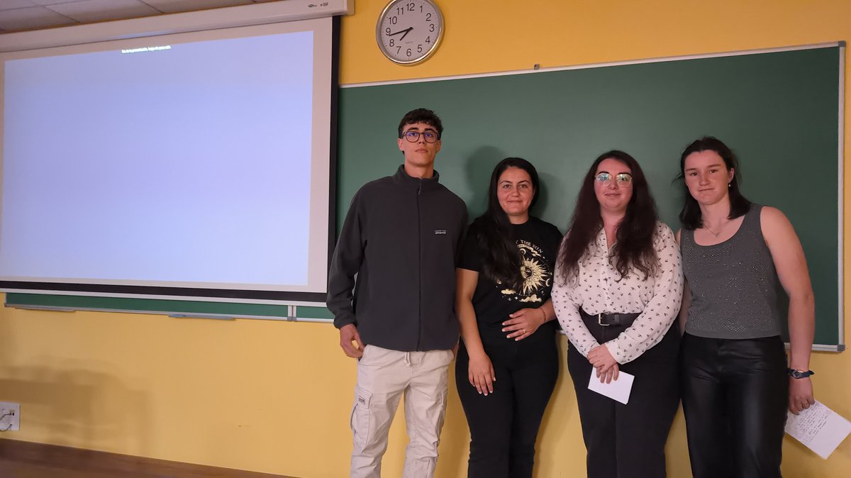 Presentaciones "Entrevista a un profesional sanitario" Proyecto humanizAS 2024/25. Grado en Medicina, asignatura "Psicología" segundo curso (2)