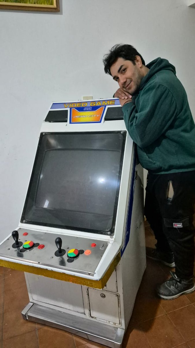 Sacrificio, esfuerzo y mucho trabajo para cumplir uno de los sueños que tenía de pibe, deje de ser espectador, Tengo mi propio Arcade y no es nada más ni nada menos que un AeroCity de #Sega vamos por más, toca la restauracion ahora <a href="/FightersArg/">FightersArgentina</a> <a href="/IronwilleSports/">Ironwill</a> <a href="/ValquiriaGames/">Valquiria E-Sports Argentina - FGC</a>