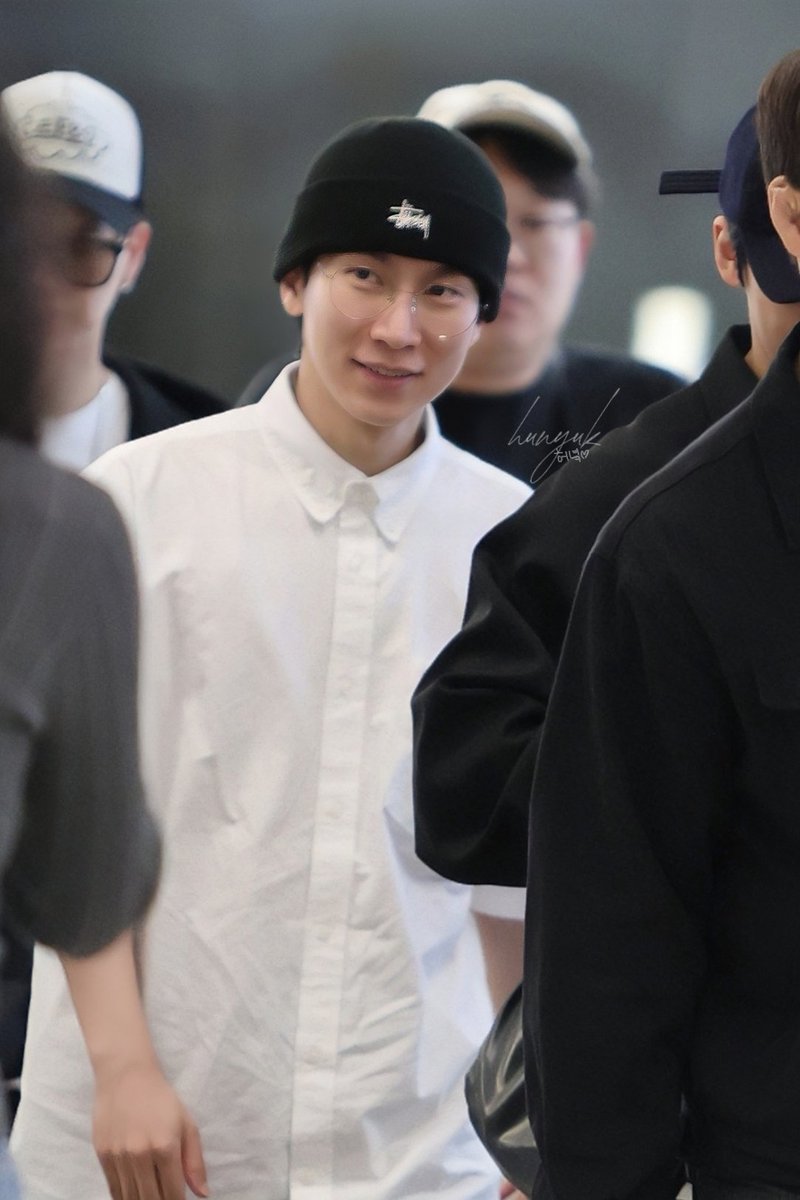fly6314's tweet image. 2025.05.18 김포공항 일본팬콘 입국길
너...너므 빨라 ㅠ ㅠ
#서은광 #btob #silverlight #비투비