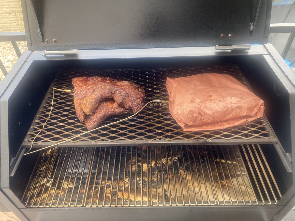 bjizzle56's tweet image. Brisket sliced &amp;amp; ready... #Brisket #Beef #Yoder #Smoker