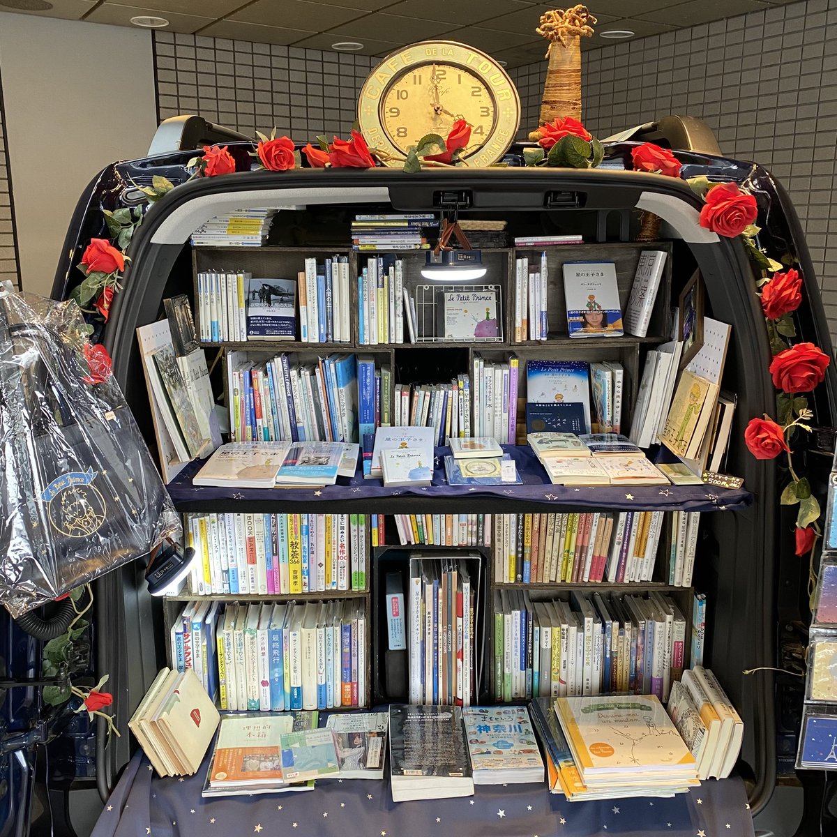 星の王子さま専門の移動書店|Librairie B612(リブレリ ビーロクイチニ) tweet media