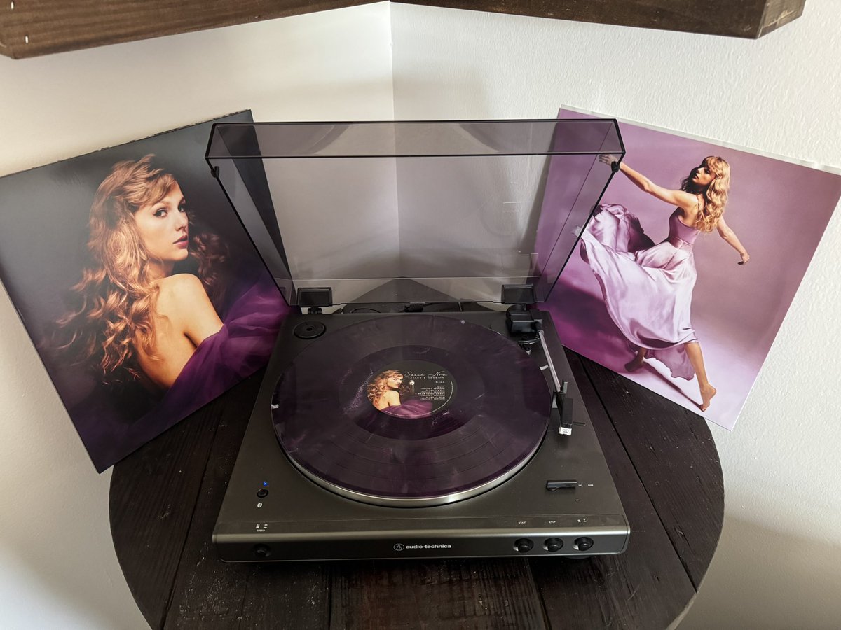 HannahRedlinger's tweet image. 💜❤️💛💚