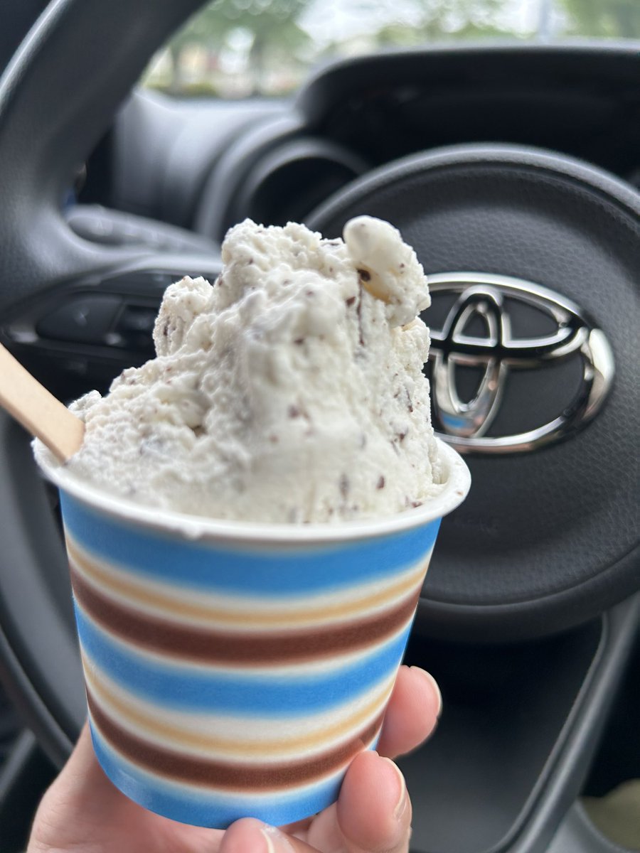 de_fraises's tweet photo. アイスが食べたくなった🍨😋 https://t.co/l6ggwaJh65