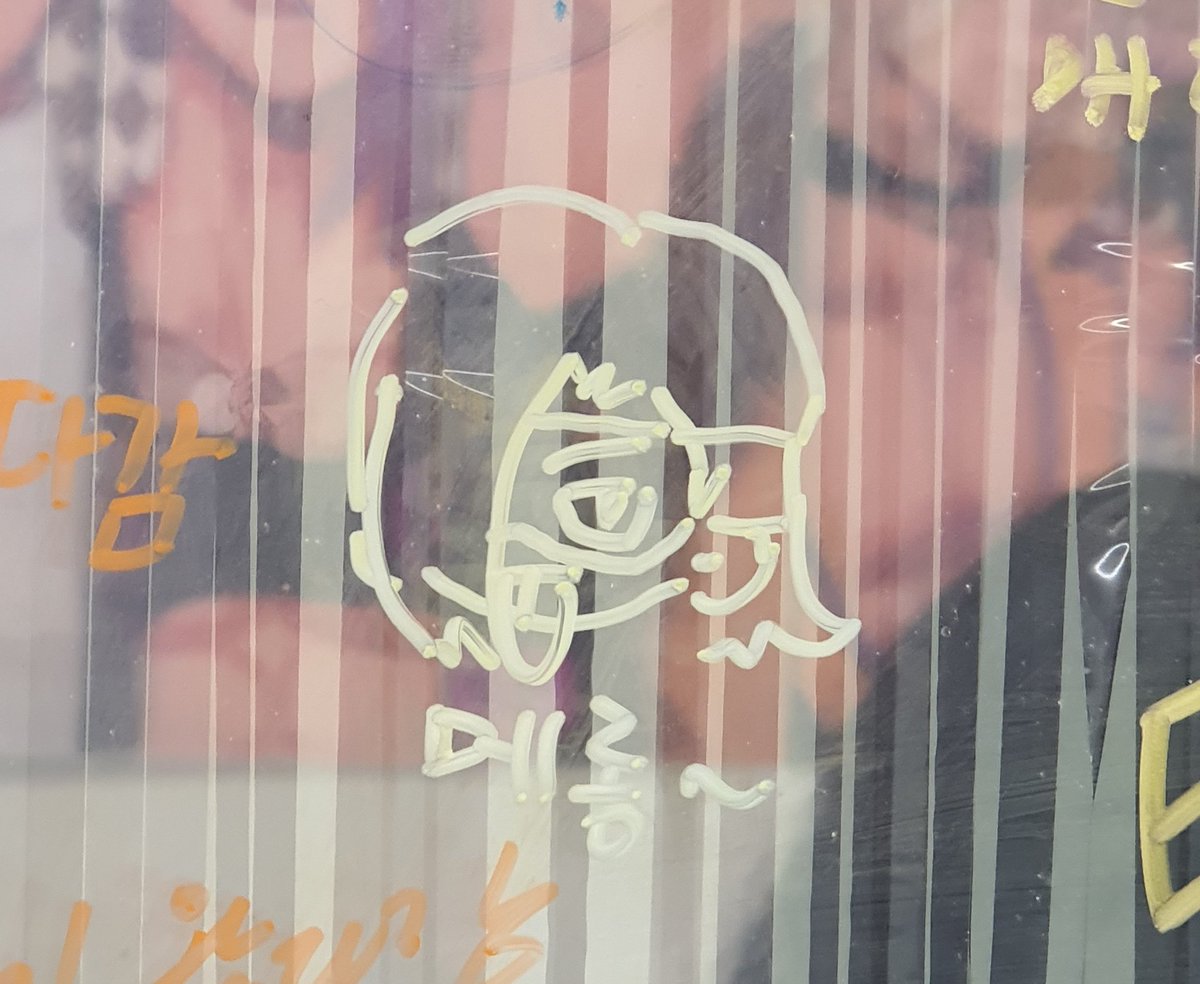 #2025_암살팀_카페
#LA_SQUADRA_ESECUZIONI

암팀 카페에 다녀왔습니다~~ 너무 예쁘게 꾸며져 있었는데 사진을 더 못찍어서 아쉽네요 🥺🥺 재밌는 카페 열어주셔서 감사합니다~! ദ്ദി( ◠‿◠ )