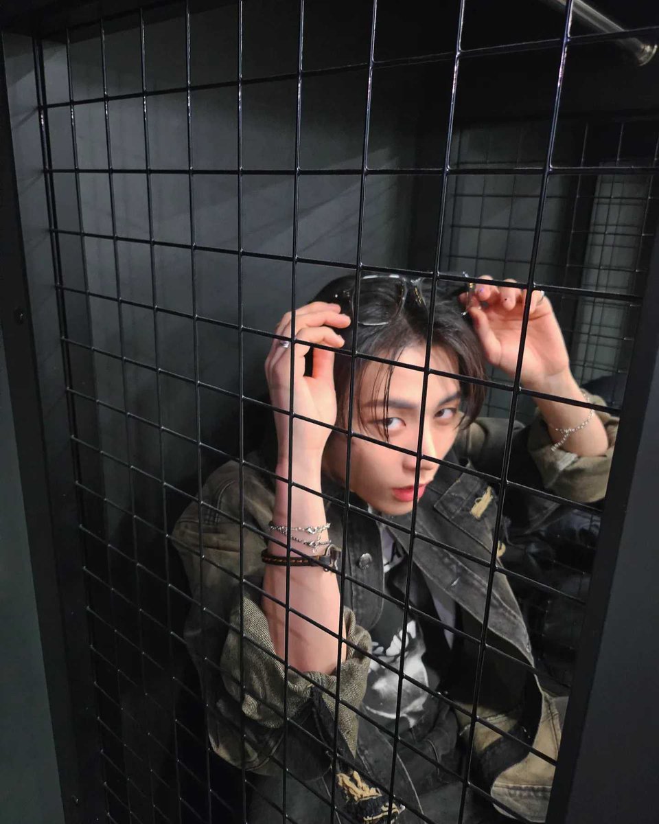 _meaniewoo's tweet photo. hello! i'm uno. looking for interactive filo moots !

—  he/him |  filo | isfp
—   not new to #stantwt 
—  ults are svt, twice, bnd, and  ateez 
— any fandom will do.

♡ / ↻ is appreciated https://t.co/NV9YKJ8Anw