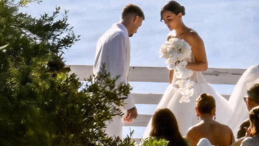 paoxzp's tweet photo. el amor de mi vida rels b se casó con el amor de su vida🥹🤍 https://t.co/44zrx4K09J