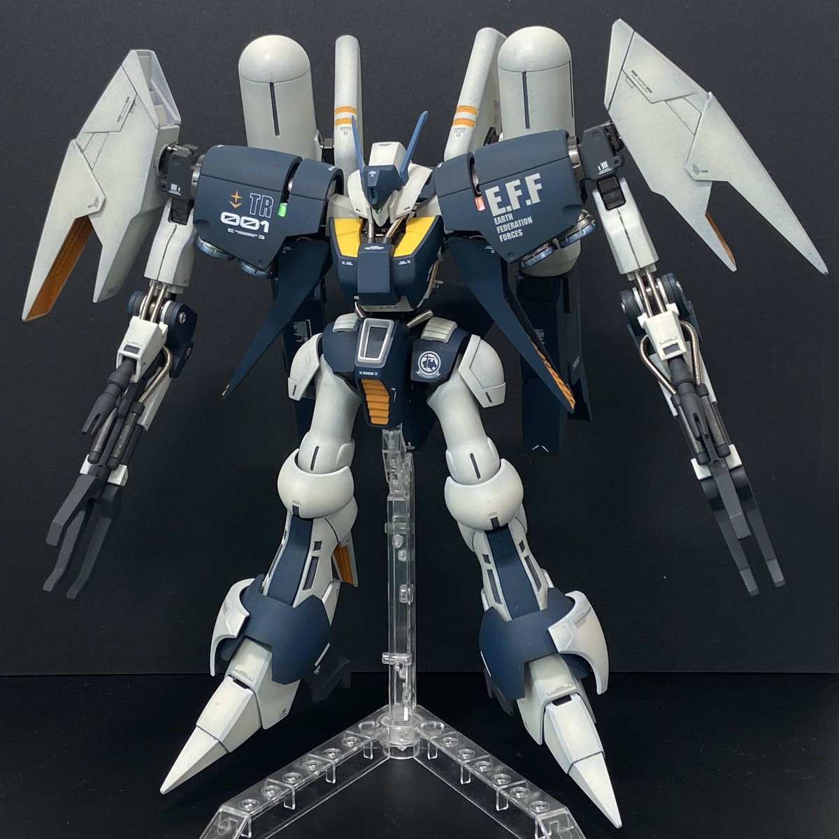 grass_h0pper's tweet photo. バイカスでけた ( ´ ▽ ` )ﾉ
トリントン基地正式配属的な色にして、スタイル変更、合わせ目（できるだけ）消し、メタルホース頑張りました。
#ガンプラ #gunpla #バイアランカスタム #rx160s #byarlantcustom https://t.co/uCp2s2YSC4