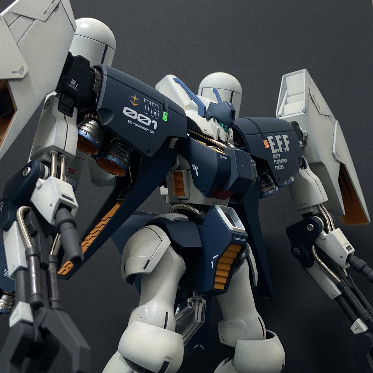 grass_h0pper's tweet photo. バイカスでけた ( ´ ▽ ` )ﾉ
トリントン基地正式配属的な色にして、スタイル変更、合わせ目（できるだけ）消し、メタルホース頑張りました。
#ガンプラ #gunpla #バイアランカスタム #rx160s #byarlantcustom https://t.co/uCp2s2YSC4