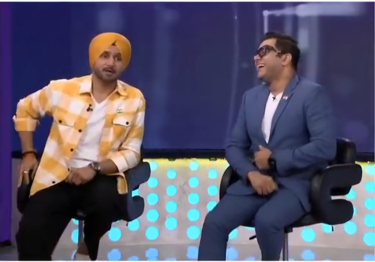KinjalDamor's tweet photo. Harbhajan Singh 🎙

"Only Dhoni has Real fans others have Social Media bots 😭" https://t.co/v2NHpTDJBq