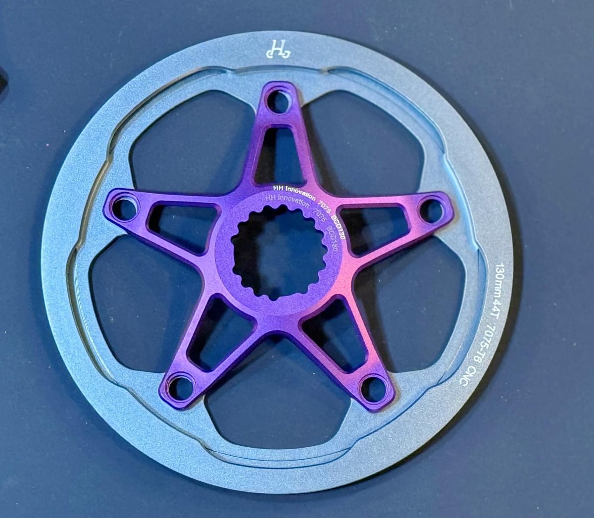 BIKEgangUK's tweet image. bikegang.store/TLine_Spider
Simple chainring size change solution for Brompton T Line (H&amp;amp;H)
credit: 香港 Brompton「精」改社 ( bikegang.store/3ls7hg )
#BIKEgangStore #BIKEgang #BromptonLife #BromptonMODs #BromptonSociety #MyBrompton #BromptonWorldTravellers