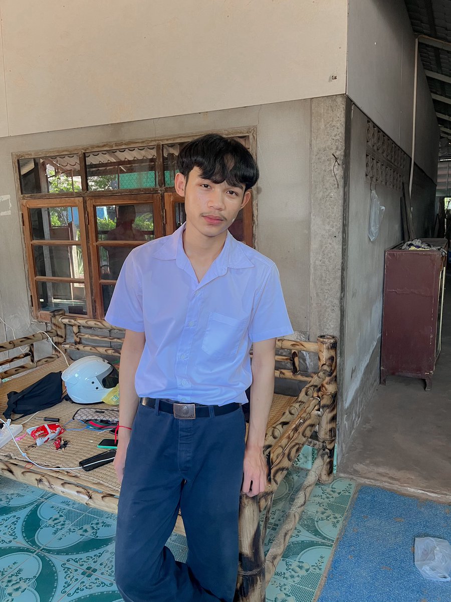 phmistr2006_'s tweet photo. เปิดเทอมเเล้วหรอ🥹🤍✨#สว่างเเดนดิน https://t.co/6ZnRCSGWYG