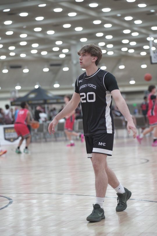 jerseyforce_'s tweet photo. U17 Select went 2-0 today with two blowout wins at @madehoops DMV Live and are now 3-0 on the weekend… we were led by Chris Yevchak (‘26 Don Bosco Prep), Alijah Murphy (‘26 St Joe’s Metuchen), Jarris Bertram (‘26 Plainfield) &amp; Ilan Santos (‘26 St Mary’s Rutherford) #theforceway https://t.co/xnOVurcU9U