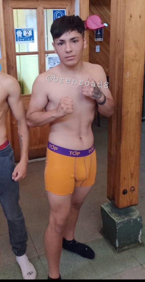 brenroad8's tweet photo. Cómo les caería  este guapo y encamable  #chacalito 🥵🥵 #chacales 🥵🥵 #machos #bultos #bulge #straight #chacalito #hétero https://t.co/Rou67MOsmX