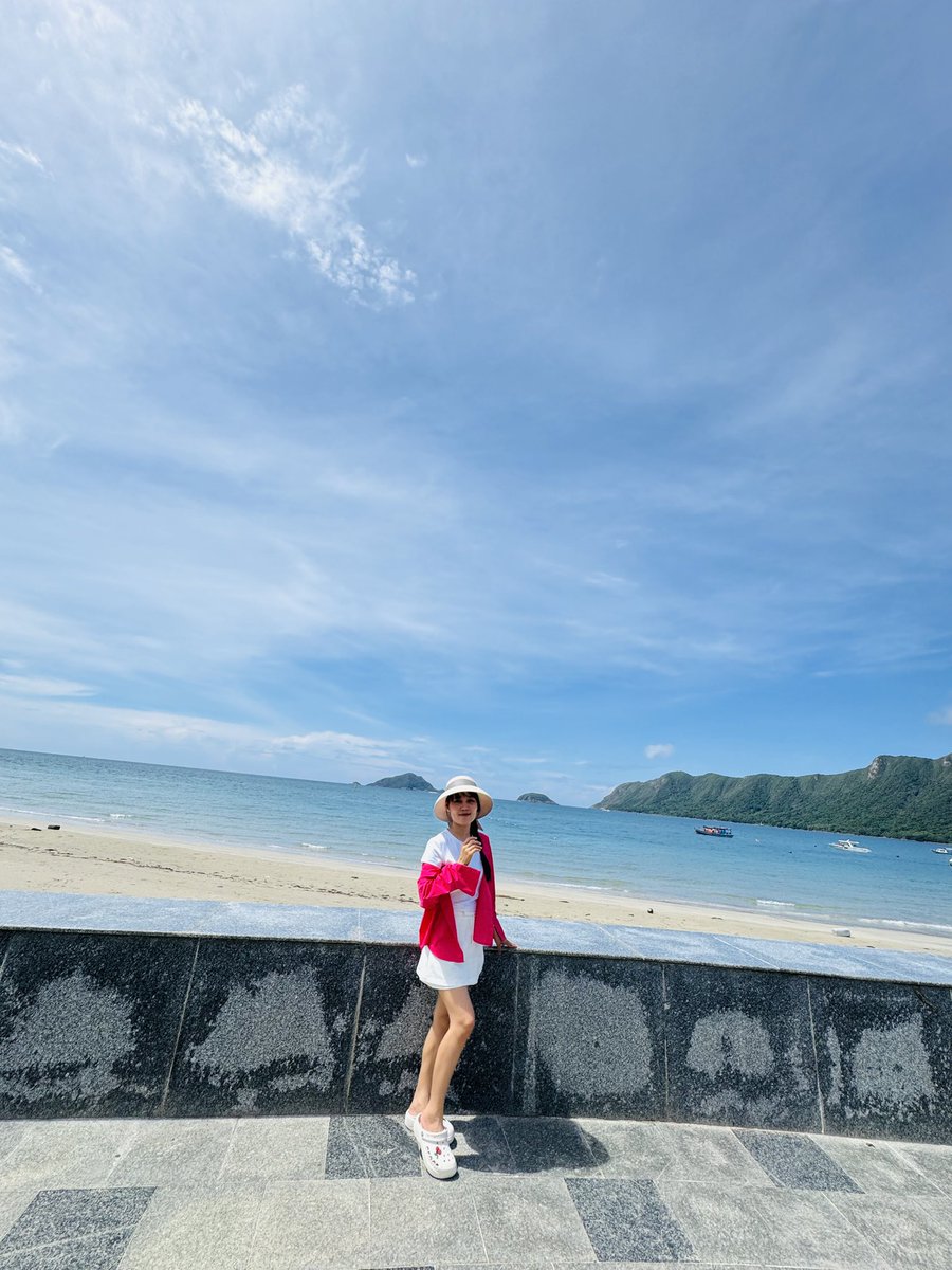 Xin chào Côn Đảo yêu thương! 💋💗💗

2 năm hơn mới quay trở lại Côn Đảo - mảnh đất linh thiêng của Tổ Quốc. 
Côn Đảo vẫn yên bình và xinh đẹp như xưa. Và nhiều thứ cũng đã thay đổi hơn: đường sá khang trang sạch đẹp, hạn chế sử dụng các sản phẩm nhựa