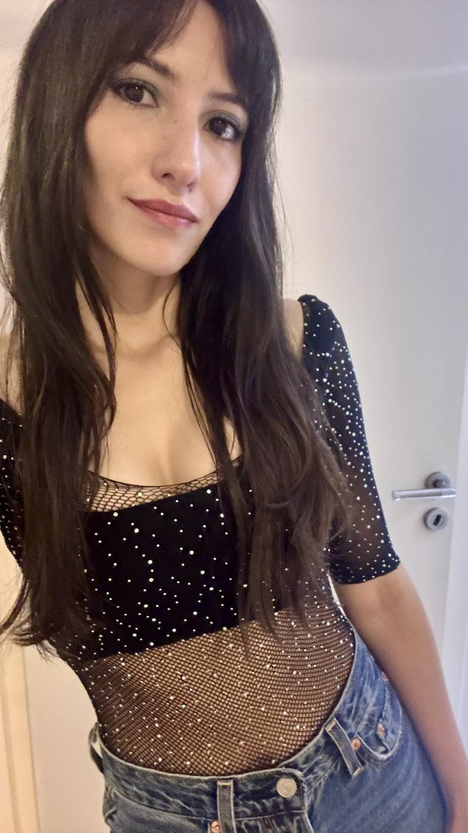 Ayer fui Kevin lomonaco con stras en el pelo ✨