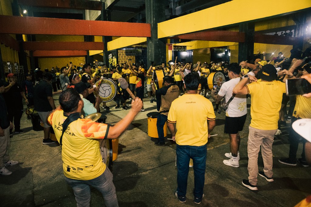 Mañana nos vemos en el Monumental ! Domingo de Clásico