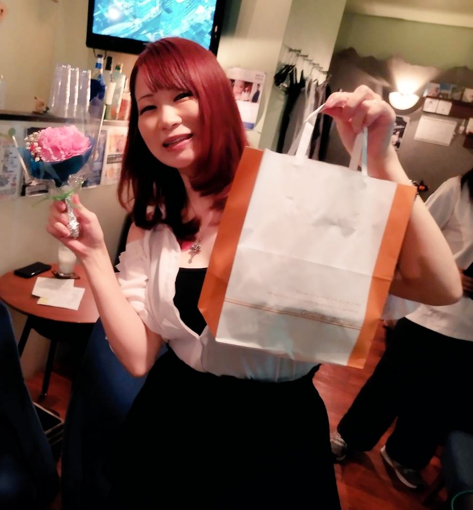 Alice_piano_vo's tweet photo. 5/17(土) 山形『風の吹く丘』にて
紫陽花(オルタンシア)のライブご観覧頂きましてありがとうございました♬✨

可愛いお花とお菓子の差し入れや、お写真まで撮って頂きました！素敵なお店で、素敵な演者さんとの出逢いもたくさんあり大満足です☺️

お写真はMorioさん(@MarcheMorio)
から頂きました💓 https://t.co/CsVFNREkEL