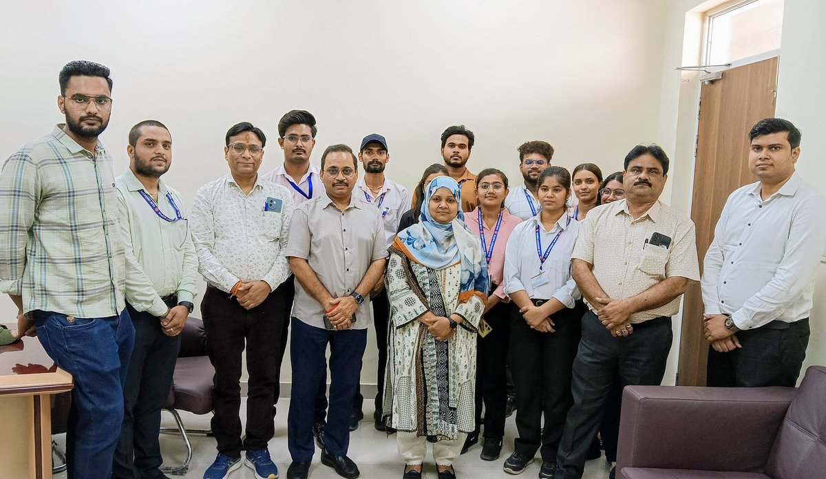 csjmu_alumni's tweet photo. Under the esteemed guidance of Hon'ble VC Prof. Vinay Kumar Pathak,
the School of Business Management, @csjmuofficial, Kanpur, organized an Internship Drive for MBA students with the support of our proud alumna Ms. Ghazala Mahfooz (MBA 2005–07).
#CSJMU #InternshipDrive #MBA https://t.co/oSpKPHJM1J