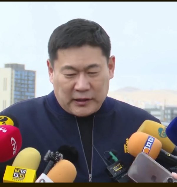 Харвард төгссөн гээ биздээ. “Огцрох амаргүй” гээд англиар хэлчихвэл харж үзье!