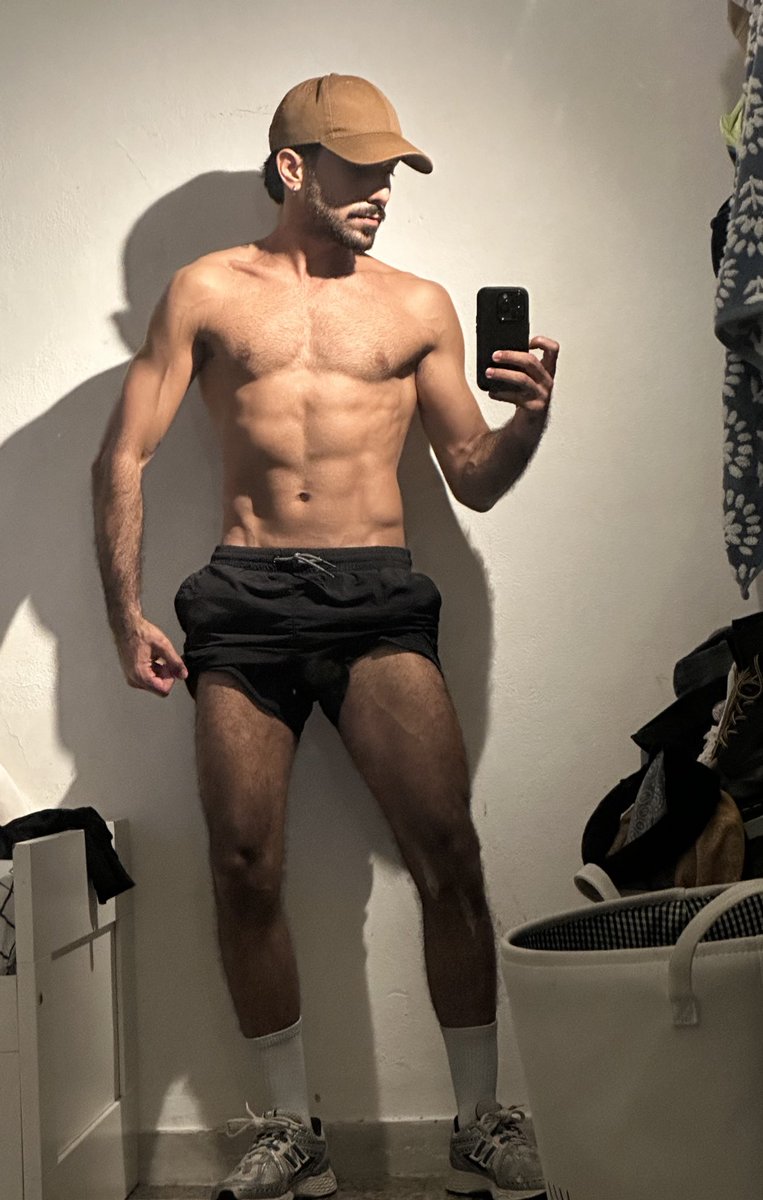 Bmark17's tweet photo. gym progress
because why not? https://t.co/8O8rYT6m5W