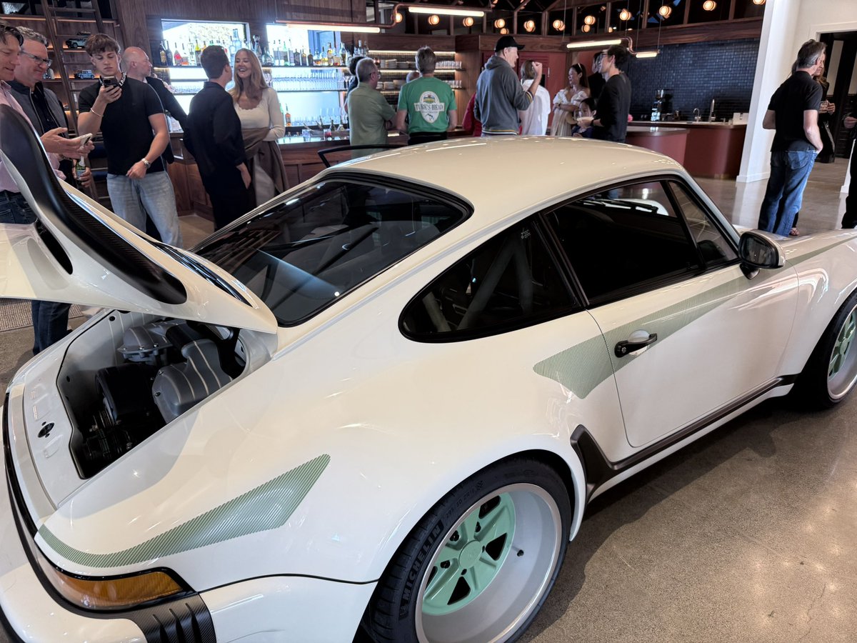 For those in the Porsche cult : Singer event
