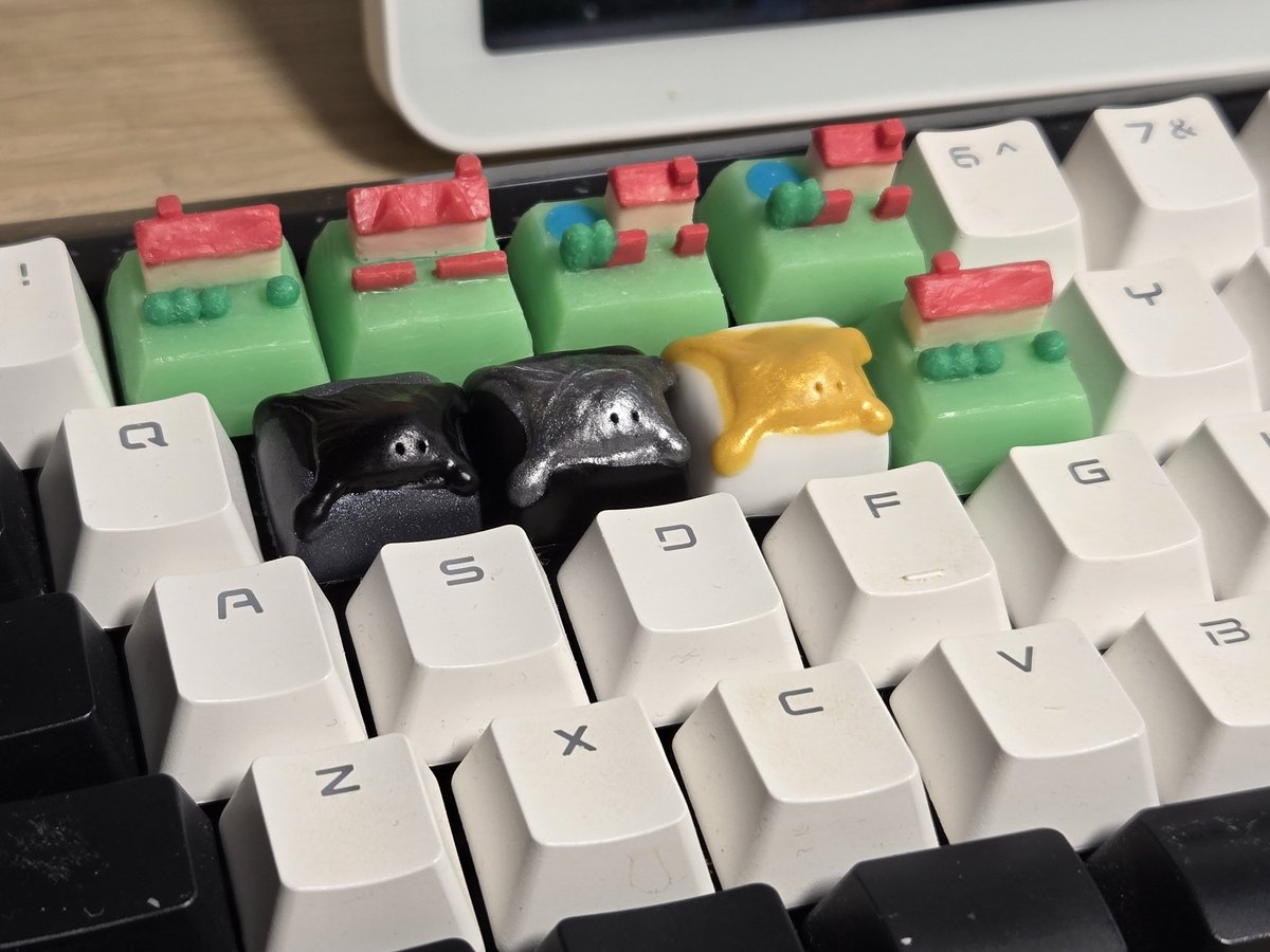 kiriman_works's tweet image. 変形菌キーキャップもぬめっと生えてきました💡

#keycaps
#keyboard