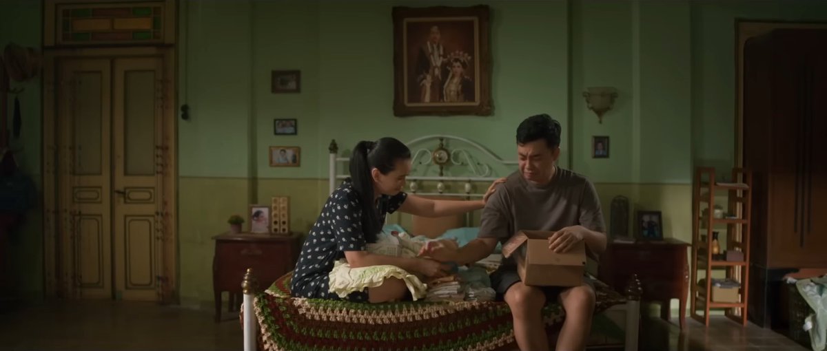 COCOTE TONGGO kisahkan seorang perempuan yang nerusin usaha ibunya jualan jamu kesuburan—tapi ironisnya, ia sendiri belum dikaruniai anak. Alhasil ia jadi bahan gibahan tetangga2 dia.

Disajikan dgn humor kocak dan satir ala Skak, tapi ada elemen harunya juga.