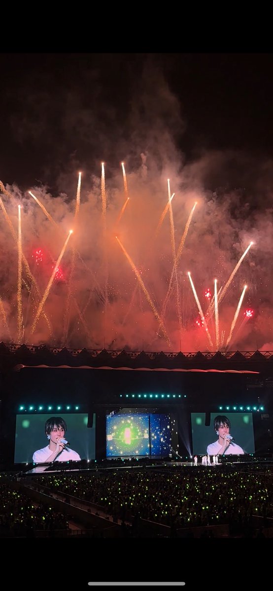 tds 3 fireworksnya luar biasa banget!😭
what a beautiful moment!🥹🤍