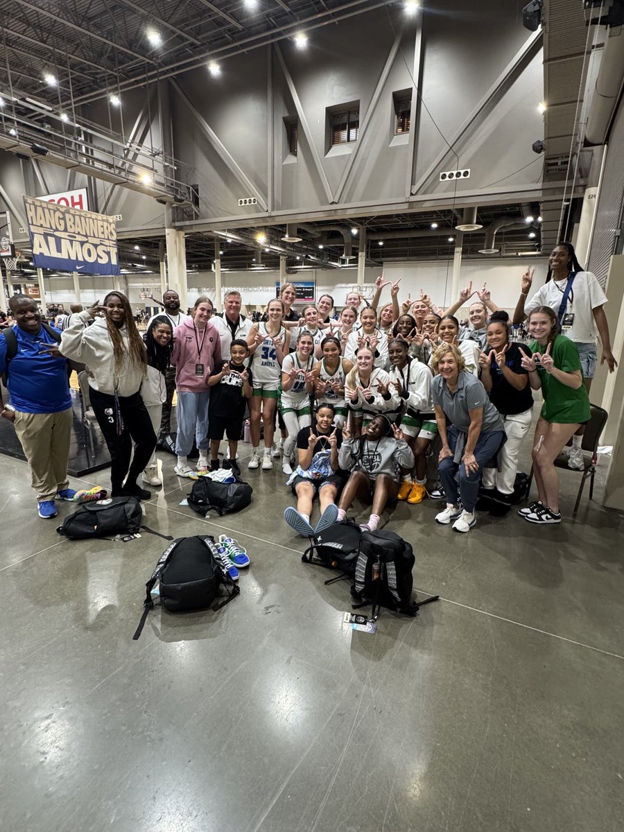 Two more big wins today for our 15’s! 4-0! Big thanks to our SCA 17 and 16 teams and coaches for cheering us on! It definitely made a difference! ⁦<a href="/SCA_OH/">Sports City Angels</a>⁩ #Family