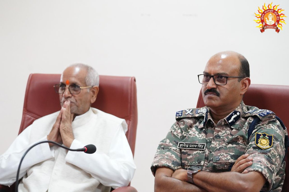 #CRPF DG Shri <a href="/gpsinghips/">GP Singh</a> visited Ayodhya to assess security at Shri Ram Janmabhoomi Teerth Dham. He held key discussions with temple authorities to ensure seamless coordination for safeguarding this spiritually significant site.

#NationFirst