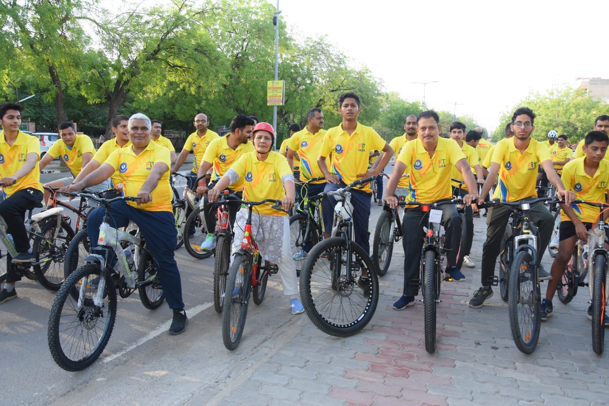 Being completion of 8 years of GST, CGST Jodhpur, organized cycle marathon at Jodhpur under nationwide celebration of fit India movement. Shri S. Anantha Krishnan, Commissioner told  that this event is being organized with a view to make fitness as an integral part of daily lives