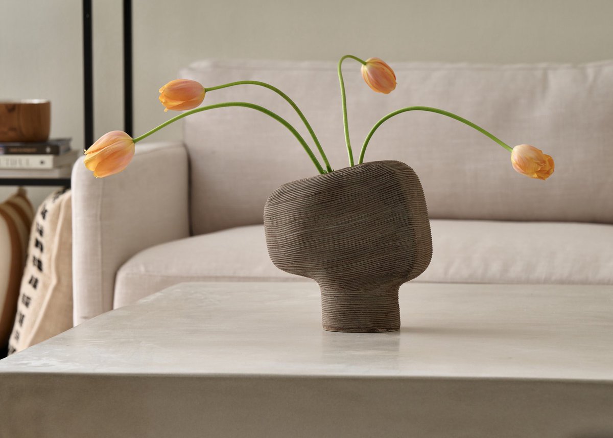 homeandsouldxb's tweet image. Grounded in style, built to last. Our Bernadette Concrete Table paired with our cloud-like corner sofa is the perfect blend of bold design and effortless comfort. Durable, minimal, and made for happy moments.

#homeandsouldubai #ConcreteTable #CornerSofa #MinimalDesign