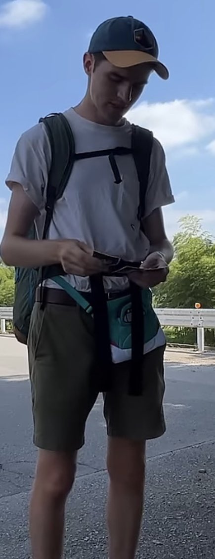theminingboss_'s tweet photo. i thought this was a beautiful butch woman but it turns out it’s that twink from jet lag the game https://t.co/jgSUhxdfZM