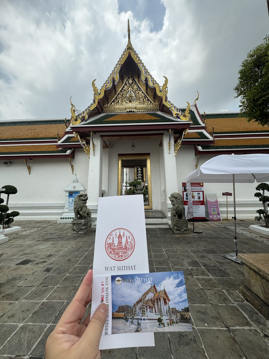 hasnad0517's tweet photo. Nice weather on Sunday.
Go to temple to do a merit..
Recommend by Our Capt An An!

Very comfortable and beautiful atmosphere but not so crowded🩵

ANDA BLOOMING 18
#andaanunta 
#ท้องฟ้าของอันดา https://t.co/8LtfXYVmDO