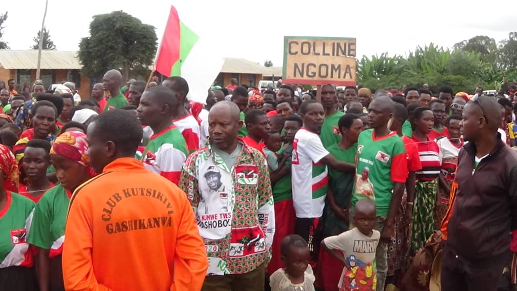 CnddFddButanyer's tweet photo. #Tangara Igikorwa co kwamamaza imigambi mwiza ya @CnddFdd  muri komine #Tangara carabandanije kuri 17/5/2025 muri zone #Ngoma Aho Abagumyabanga bitegure neza gutora inkona amajwi 99,98/100.Hakaba yaciye hakirwa Abagumyabanga 98.
TANGARA BATANGATANGE TUBEGERANYE
@R_Ndikuriyo https://t.co/bayJ28TA2C