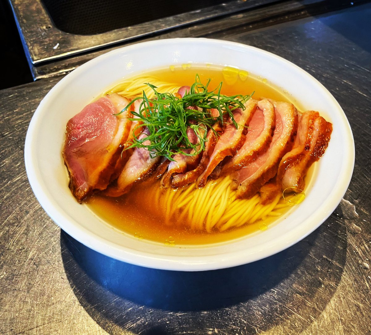 今週末も無事乗り切り
来週に繋げます。
今月は納得のいく1杯
後悔しない一杯

来週は、鰯そばと鴨焼豚醤油
僕の鉄板メニューが続きます！

是非、
ご賞味ください。