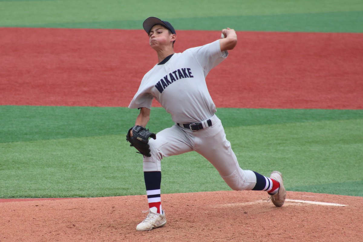 【中学軟式／ベイスターズカップ】
■準決勝
浜岳中 3-1 若竹ライナー
つきみ野中 6-5 汐見台中
■決勝
浜岳中 6-3 つきみ野中
平塚市立浜岳中が初代王者に。横浜高校・渡辺元智先生の母校でもあります。
若竹ライナーの大型左腕・コンリー投手が、最速130キロ。