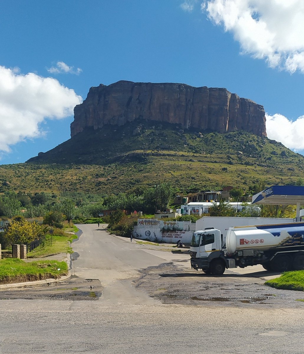 experience hiking and walking ontop of this Mountain from Mabolela to Monontsha Qwaqwa, South Africa, on the 7 June 2025, carry your own food, snacks and water, we start from information center park phuthaditjhaba we end at Monontsha and finish at setsing phuthaditjhaba.